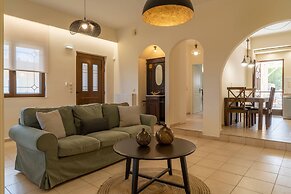 Villa Dimitra With Swimming Pool