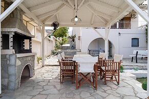 Villa Dimitra With Swimming Pool