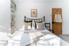 Host Stay Centurion House