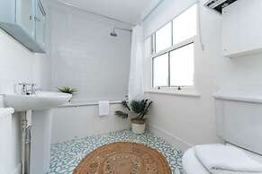 Host Stay Centurion House