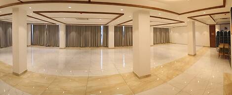 Roots Luxury Suits & Banquets