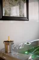 Suite de Diane Jacuzzi - Premi re Conciergerie