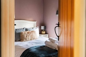 Host Stay The Chapel in Thornham