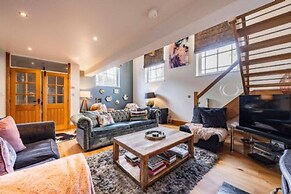 Host Stay The Chapel in Thornham