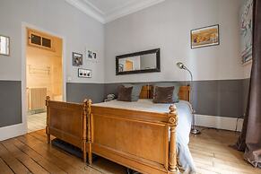 Splendid 5BR Family Apartment - Trocadero