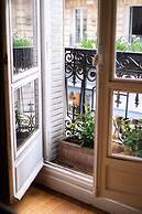 Splendid 5BR Family Apartment - Trocadero