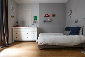 Splendid 5BR Family Apartment - Trocadero