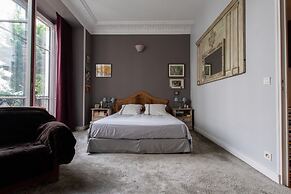 Splendid 5BR Family Apartment - Trocadero