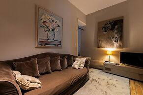 Splendid 5BR Family Apartment - Trocadero