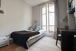 Splendid 5BR Family Apartment - Trocadero