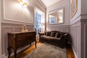 Splendid 5BR Family Apartment - Trocadero