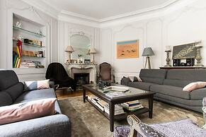 Splendid 5BR Family Apartment - Trocadero