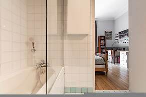 Splendid 5BR Family Apartment - Trocadero