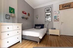Splendid 5BR Family Apartment - Trocadero