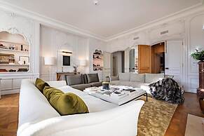Luxury 3BR Flat Near the Champs Elys es