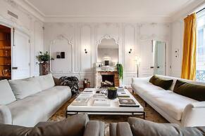 Luxury 3BR Flat Near the Champs Elys es