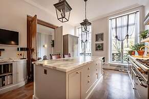 Luxury 3BR Flat Near the Champs Elys es
