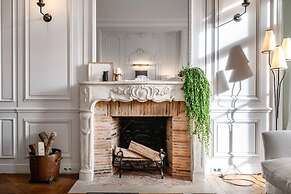 Luxury 3BR Flat Near the Champs Elys es