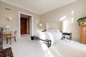 Luxury 3BR Flat Near the Champs Elys es