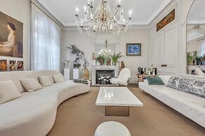 Luxury 5BR House Close to the Arc de Triomphe