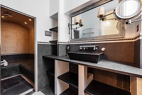 Luxury 5BR House Close to the Arc de Triomphe