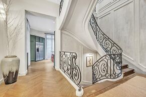 Luxury 5BR House Close to the Arc de Triomphe