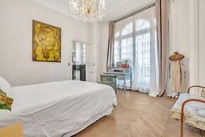 Luxury 5BR House Close to the Arc de Triomphe