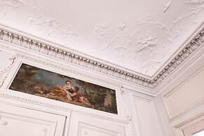 Luxury 5BR House Close to the Arc de Triomphe