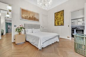 Luxury 5BR House Close to the Arc de Triomphe