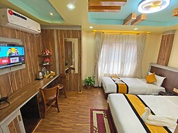 Hotel FIve Season Inn
