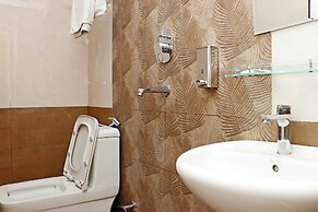Hotel FIve Season Inn