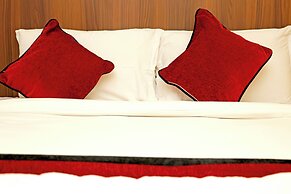 Hotel FIve Season Inn