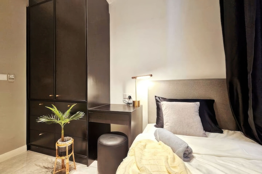 Axon Residence by Emily in Town