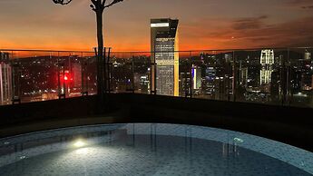 The Robertson Residences Free Gym & Pool