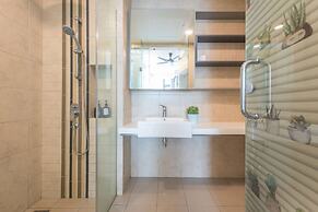 The Robertson Residences Free Gym & Pool