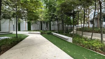 The Robertson Residences Free Gym & Pool