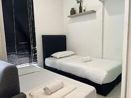 The Robertson Residences Free Gym & Pool