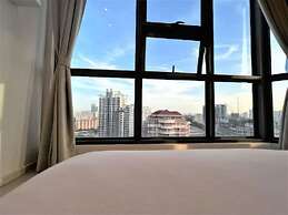 The Robertson Residences Free Gym & Pool