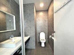 The Robertson Residences Free Gym & Pool