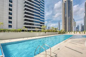 Maison Privee - Sky-High Panoramic Apt with Iconic Burj Khalifa Views