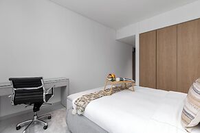 Maison Privee - Sky-High Panoramic Apt with Iconic Burj Khalifa Views