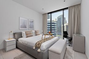 Maison Privee - Sky-High Panoramic Apt with Iconic Burj Khalifa Views