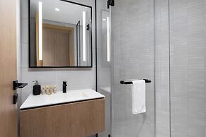 Maison Privee - Sky-High Panoramic Apt with Iconic Burj Khalifa Views