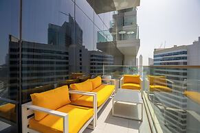 Maison Privee - Sky-High Panoramic Apt with Iconic Burj Khalifa Views