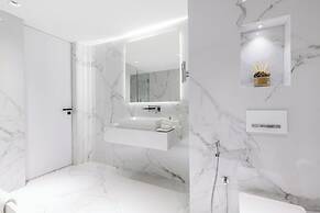 Seaside Elegance - Luxury 3-BR in JBR