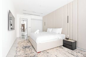 Seaside Elegance - Luxury 3-BR in JBR