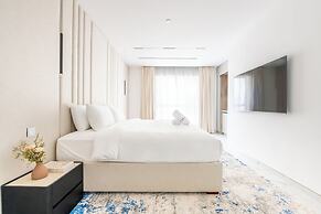Seaside Elegance - Luxury 3-BR in JBR