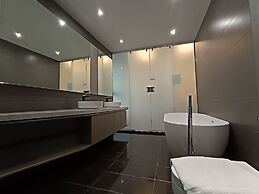 Expressionz Suites by Manhattan Group