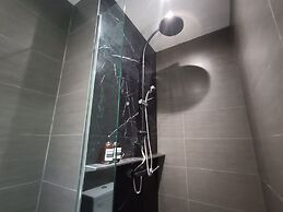 Expressionz Suites by Manhattan Group