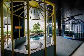 Expressionz Suites by Manhattan Group